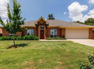 2517 Oasis Dr, Longview, TX 75601