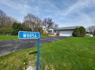 W8856 Burr Oak Dr, Beaver Dam, WI 53916