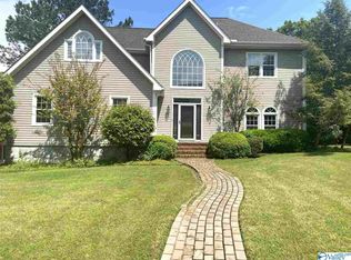 1705 Emily Cir SE, Huntsville, AL 35802