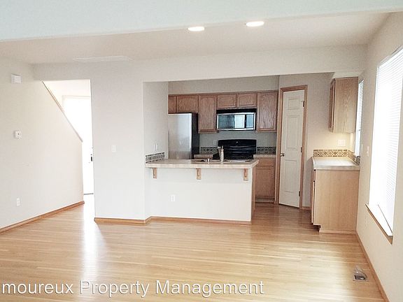 5th image of 9027 1st St NE