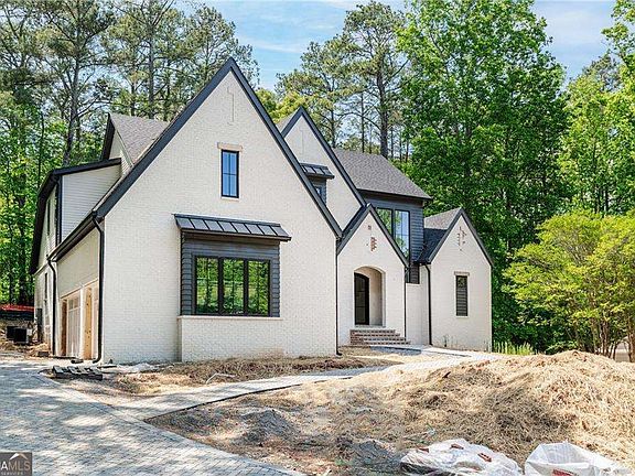 2nd image of 720 Edgewater Trl