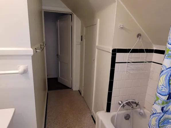 815 Woodland Way APT 2, Hagerstown, MD 21742
