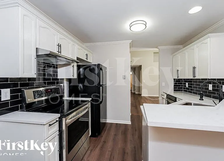 609 Camden Cove Ln — Photo 6