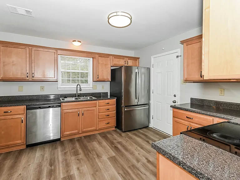 2236 Oak Hollow Ln — Photo 8