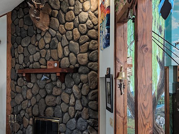 Livingroom Fireplace
