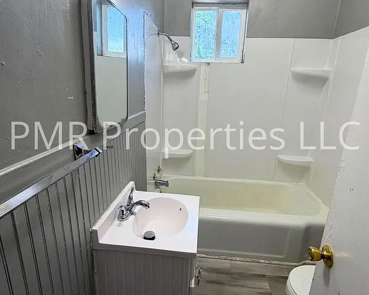 905 S 14th St — Photo 3