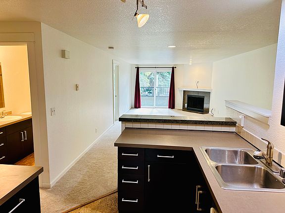 3rd image of 746 Kirkland Cir APT F201