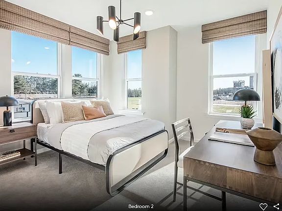 4th image of 327 Sadie Cir