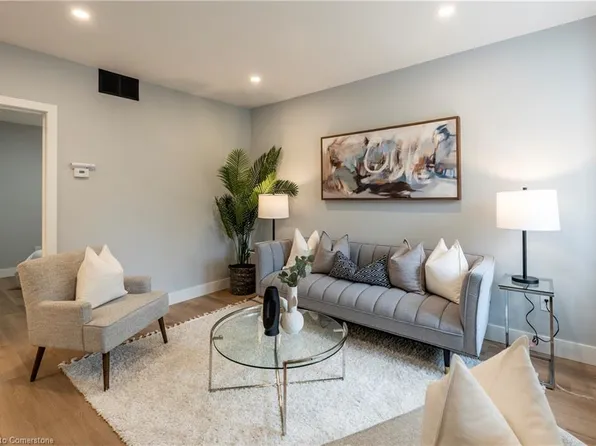 105 Lancaster St W, Kitchener, ON N2H 4T4