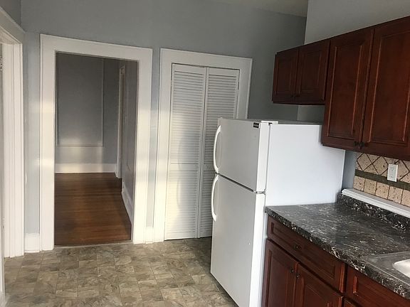 2nd image of 388 Bloomfield Ave #300