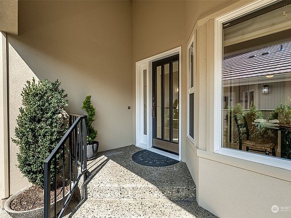 3rd image of 401 19th Street NE #3