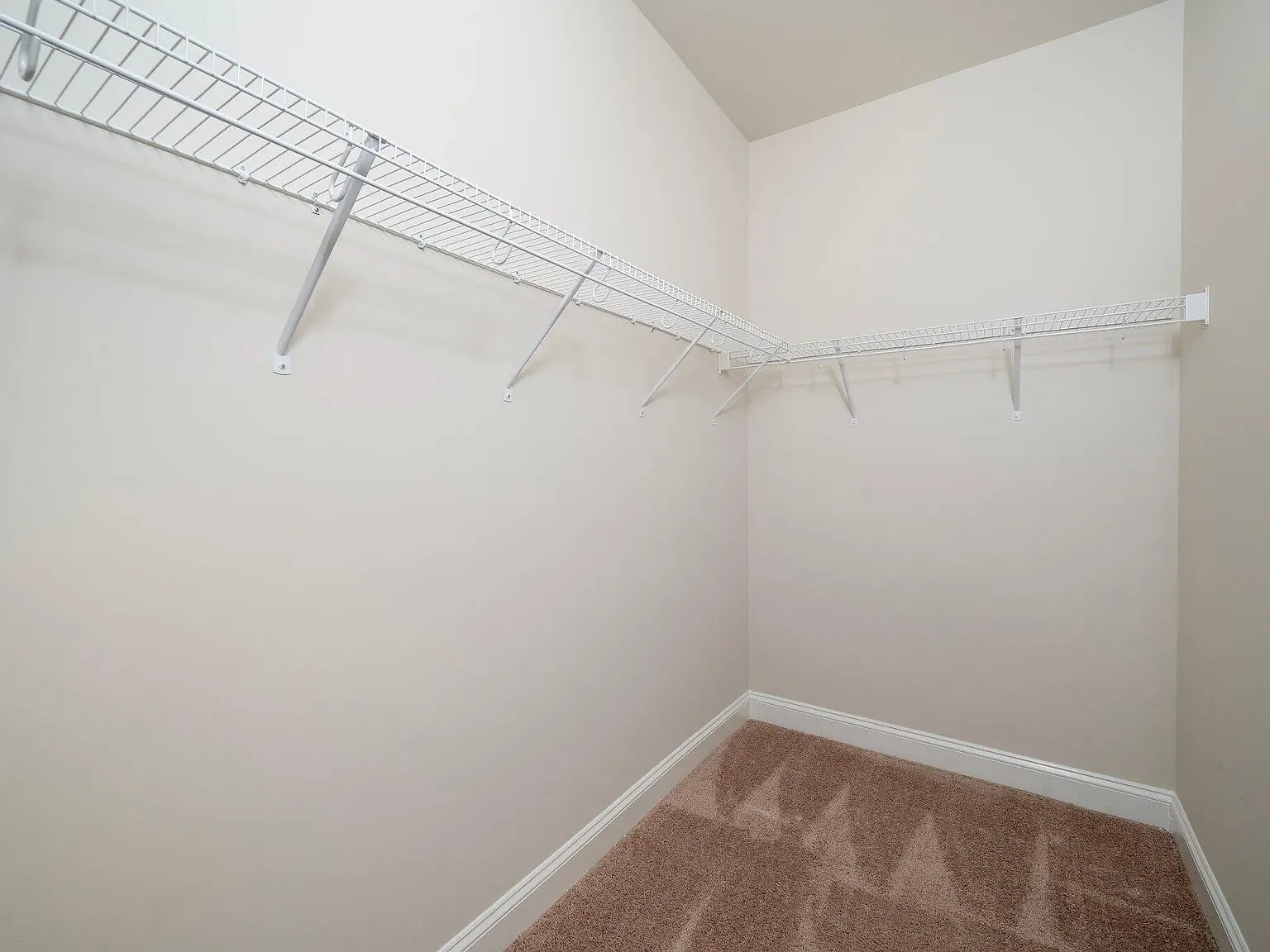 3 bed, 1614 sqft, $2,200 — Photo 2