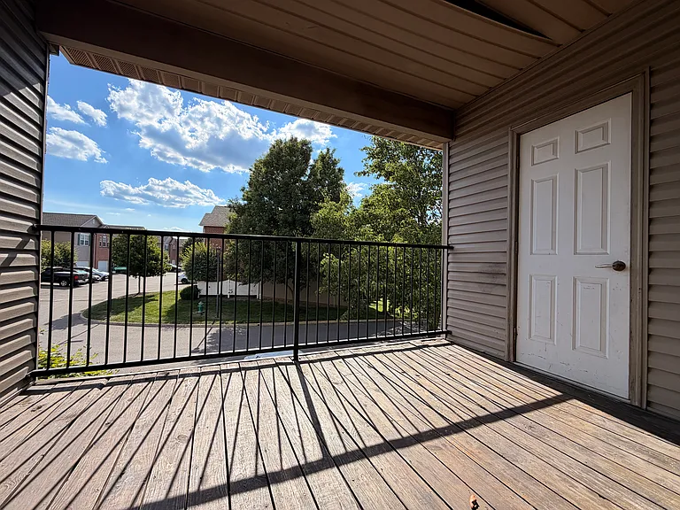 8013 Cranes Crossing Dr — Photo 23