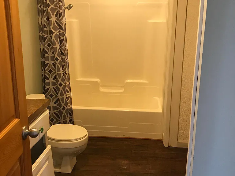 211 Ohio Ave — Photo 9