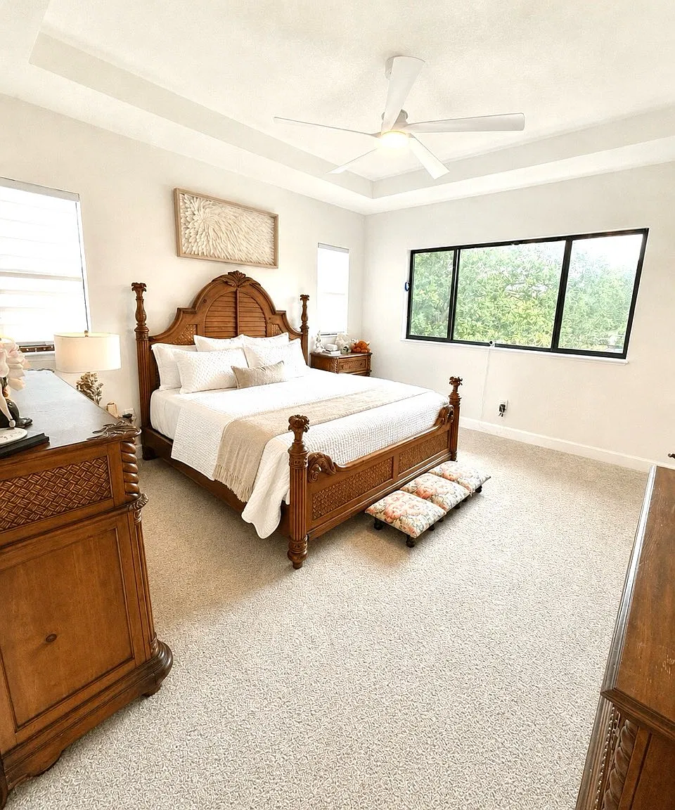 4 bed, 1954 sqft, $3,175 — Photo 3