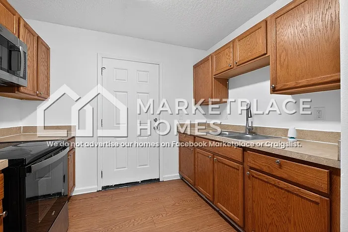 2167 Thomas Ct — Photo 8