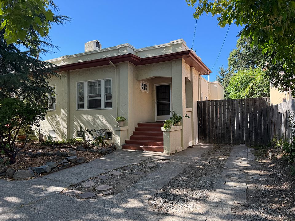 1st image of 106 Treanor St