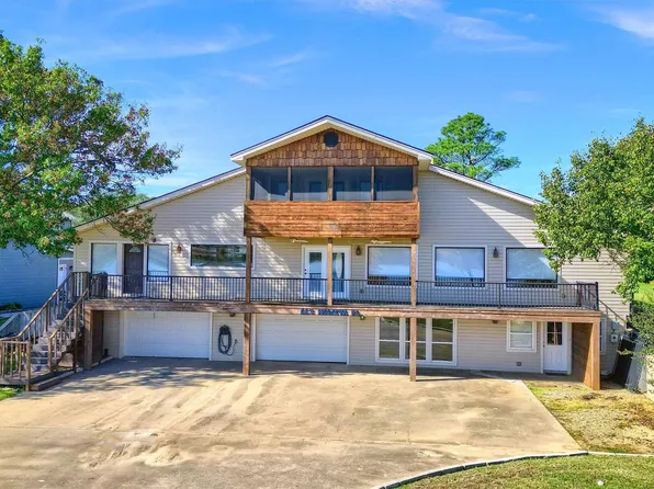113 Noweta Pl, Lake Kiowa, TX 76240