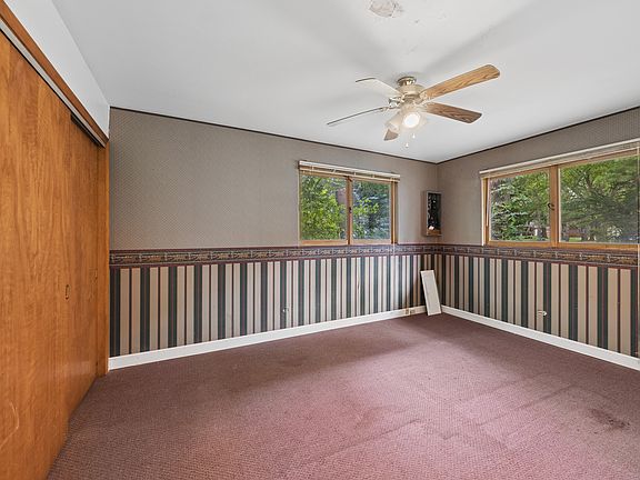4th image of 9041 Maple Ave