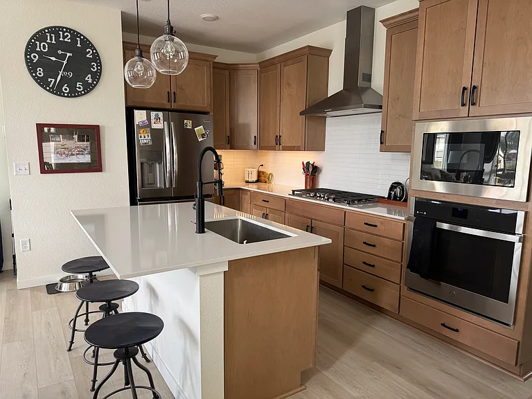 1241 Penner Dr — Photo 4