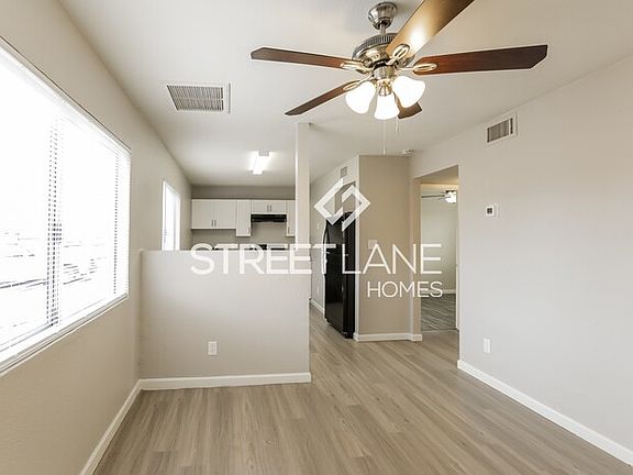 5th image of 2225 E Wood St APT 3