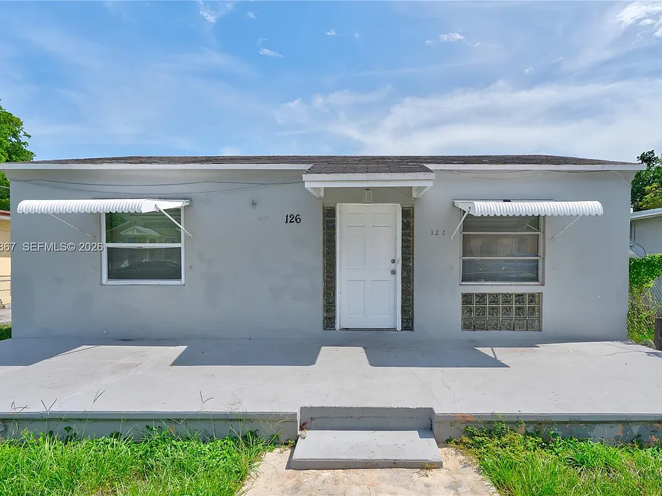 126 SE 4th St