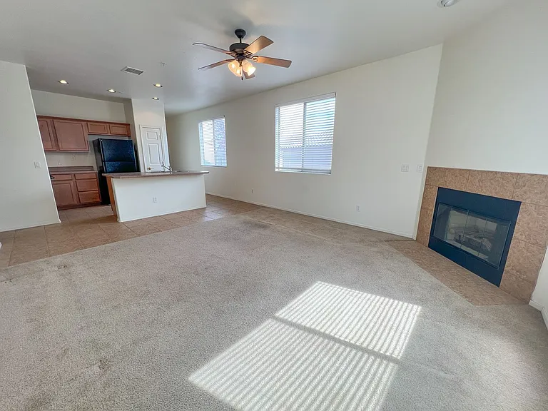 1715 Pinon Dr — Photo 3