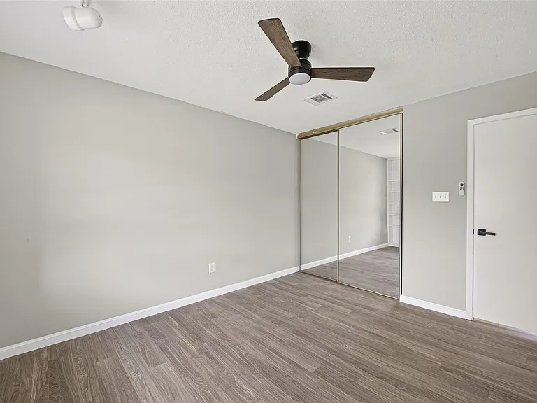 2340 Woodland Park Dr #113 — Photo 36