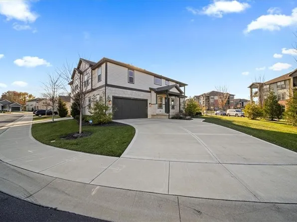 16224 Broadmoor St, Overland Park, KS 66085