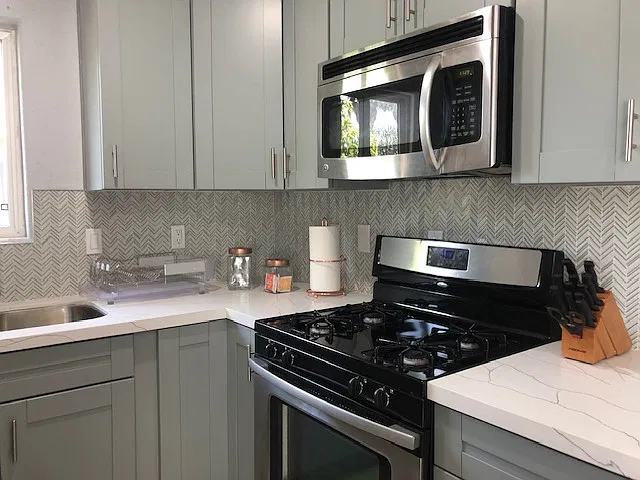 3 bed, 1000 sqft, $3,700 — Photo 4
