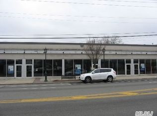1069 Hempstead Tpke, Franklin Square, NY 11010