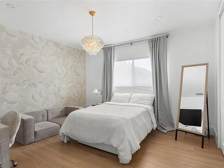 7825 SW 72nd Ave — Photo 15