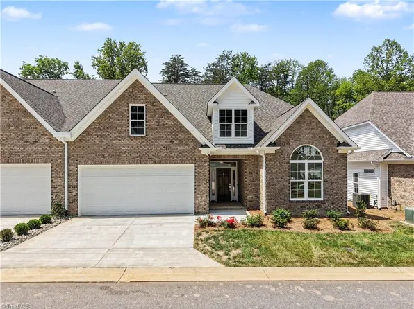 17 Asher Ln, Greensboro, NC 27455