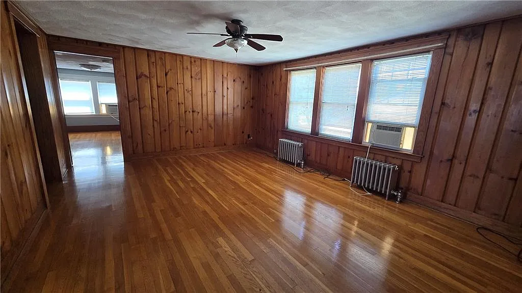 2 bed, 1.0 bath, 936 sqft, $1,825 — Photo 1
