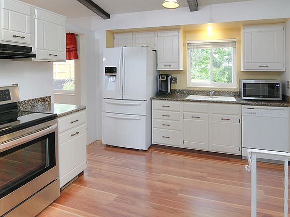 3rd image of 5991 Eldora Ln