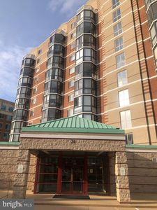 24 Courthouse Sq APT 703, Rockville, MD, 20850