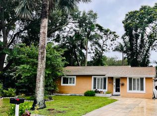 6820 Onyx Dr N, Saint Petersburg, FL 33702