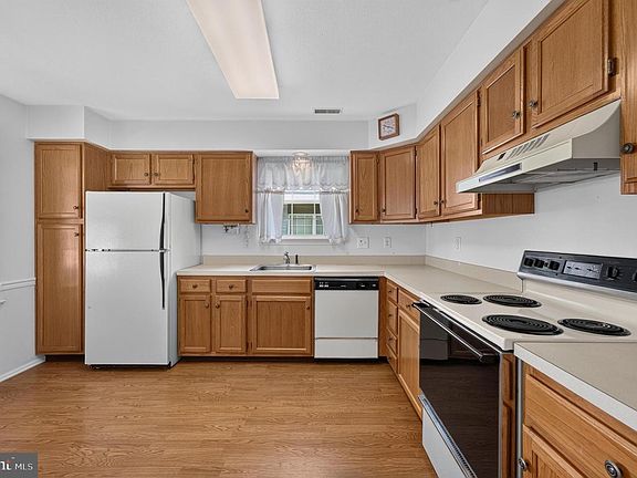 5th image of 680 Cascade Dr S