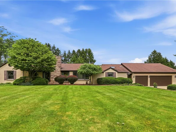 135 Windy Ghoul Dr, Beaver, PA 15009