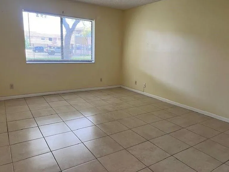 10001 W Atlantic Blvd #116 — Photo 11