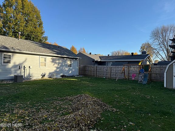 4th image of 1149 Karen St