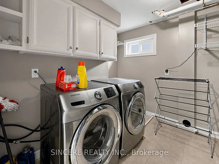 592 Canewood Cres — Photo 45