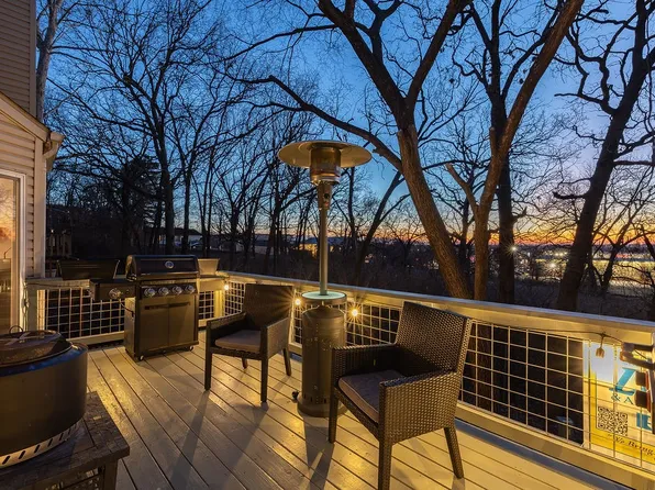 2411 N Bronze Tree Dr, Fayetteville, AR 72703