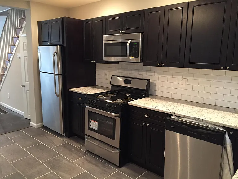 1752 S Chadwick St — Photo 1