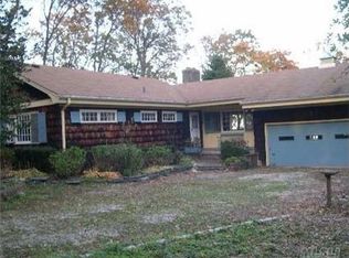 5 Clam Shell Ln, Northport, NY 11768