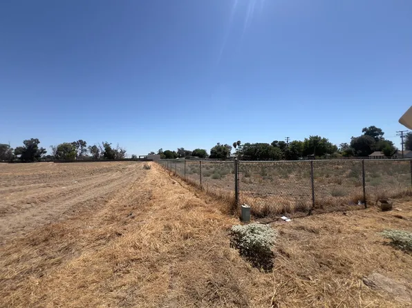 1 E 3rd St, Hanford, CA 93230