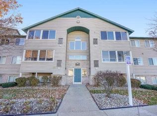 5887 Crosswinds Dr UNIT 24, Norton Shores, MI 49444