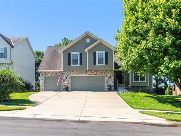 2125 SW Post Oak Rd, Lees Summit, MO 64082