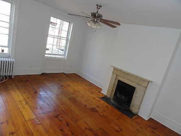 5th image of 325 W 22nd St APT 4
