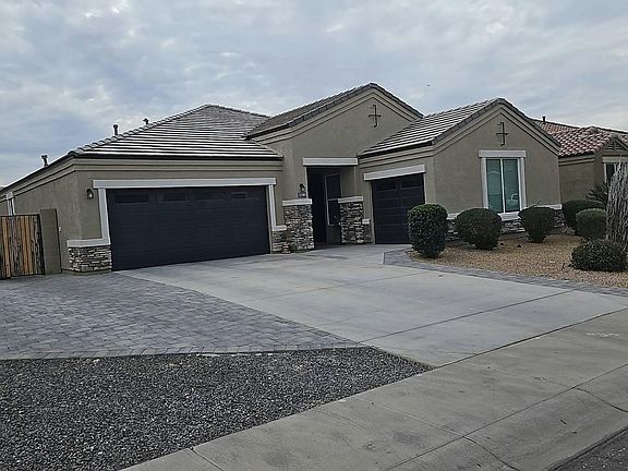 3rd image of 37981 W Montserrat St